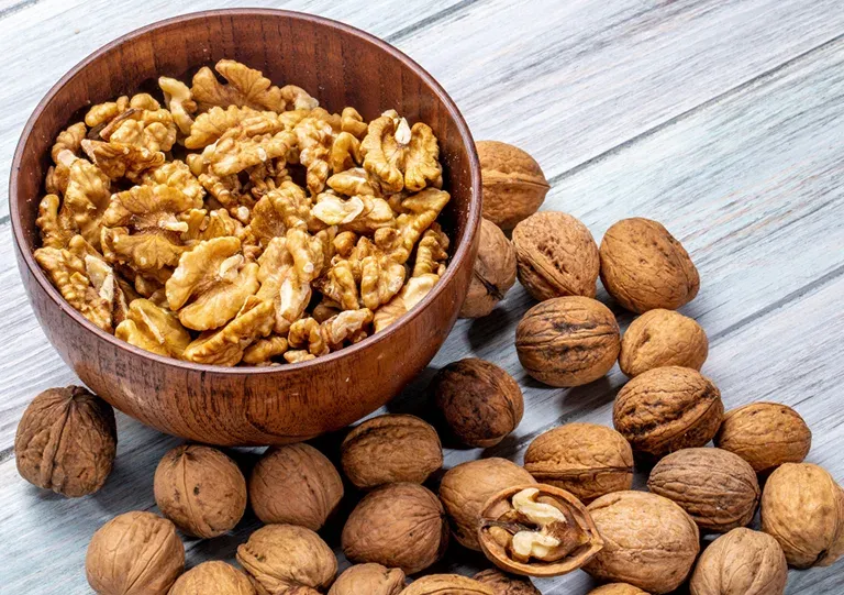 Can People with Diabetes Eat Walnuts.webp